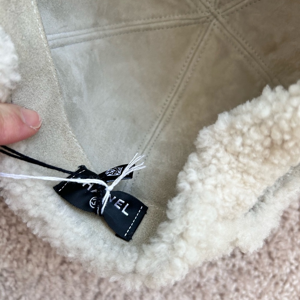 Chanel Shearling cap. One size - Picture 7 of 11